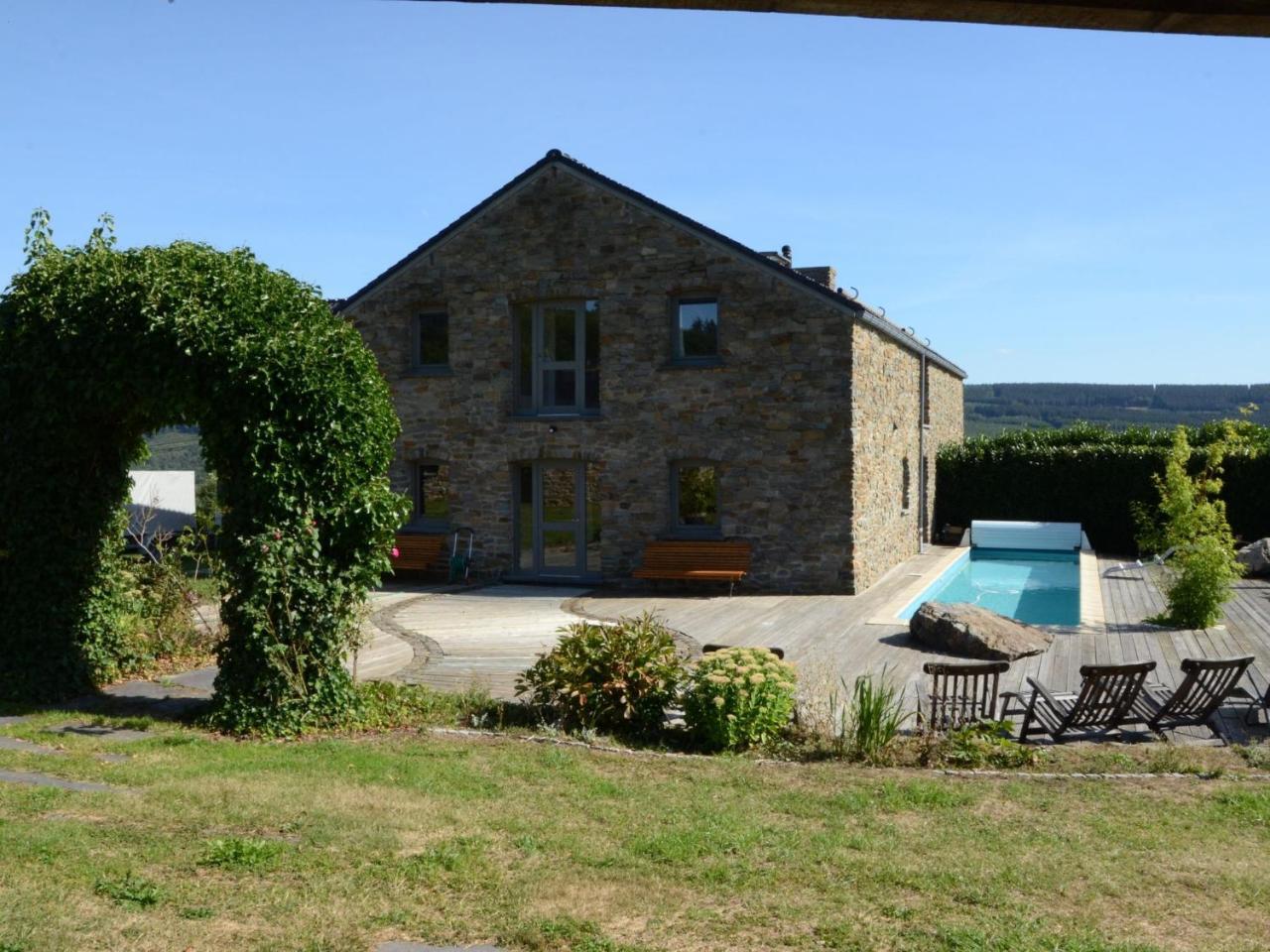 Gorgeous Holiday Home In Stoumont With Garden Exterior photo